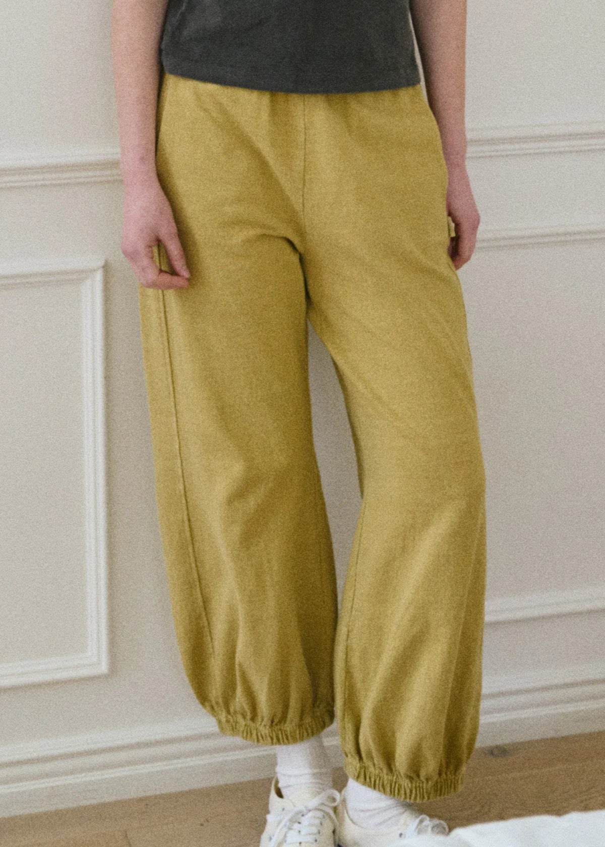 ★HOCUS POCUS★Fleece Balloon Pants★Beige Beige Mid Rise Balloon Pants Online Shopping | OXXOSHOP