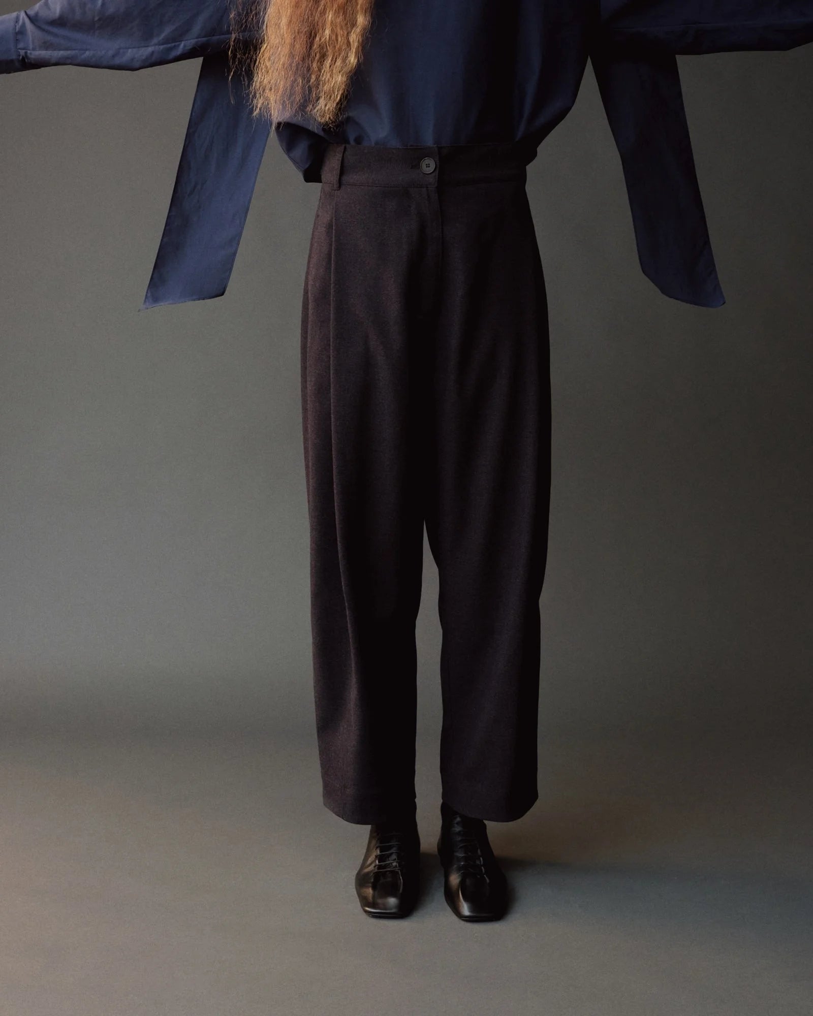 Cropped Barrel Leg Pants - Navy