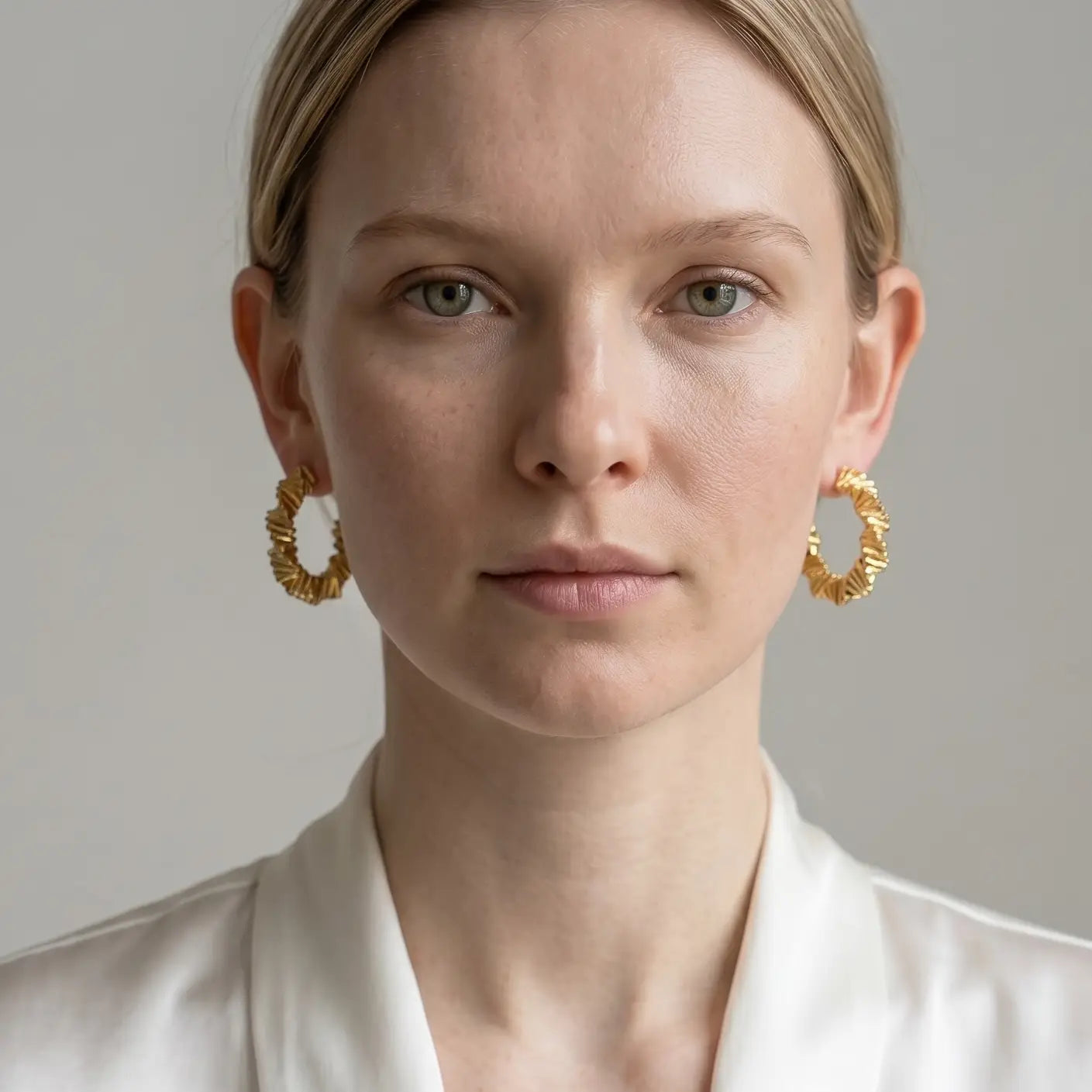 Twisted Shapes C Hoop - Gold