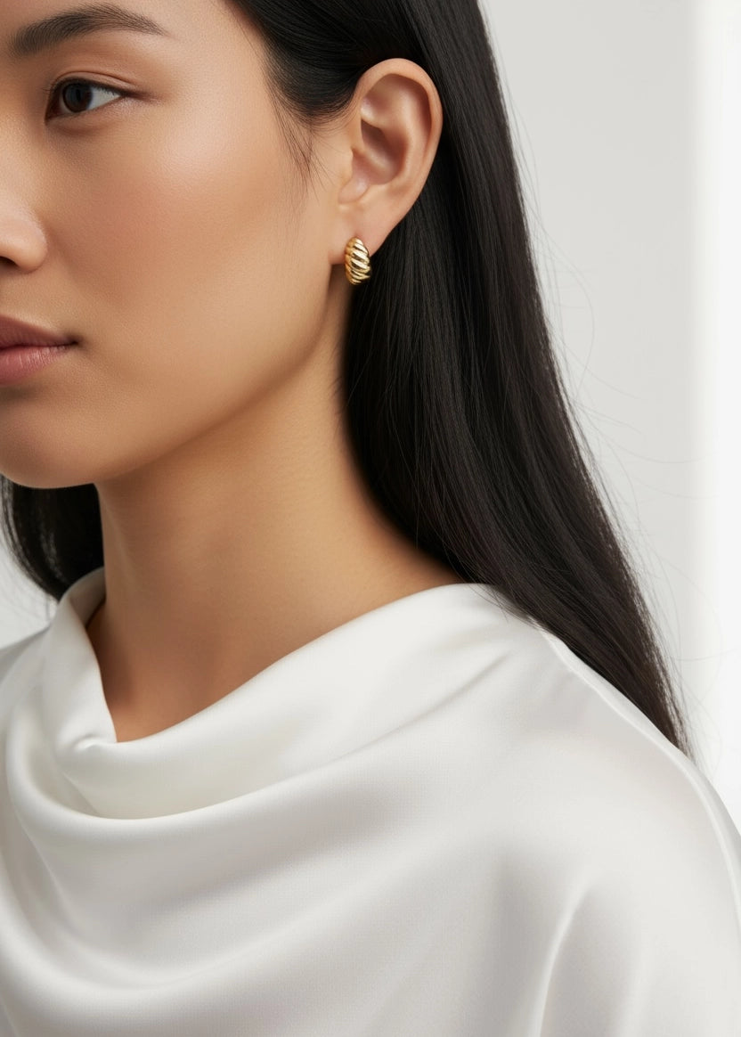 Croissant Stud Earrings - Gold
