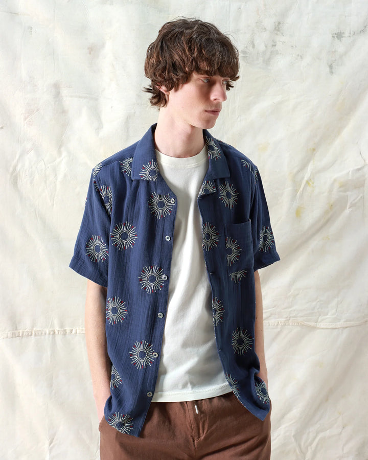 Stachio S/S Shirt - Embroidery / Navy Iris