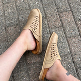 Women's Lincoln Clog - Latte