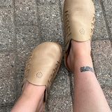 Women's Lincoln Clog - Latte