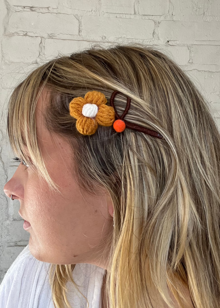 Dapper Daisy Bobby Pin - Orange