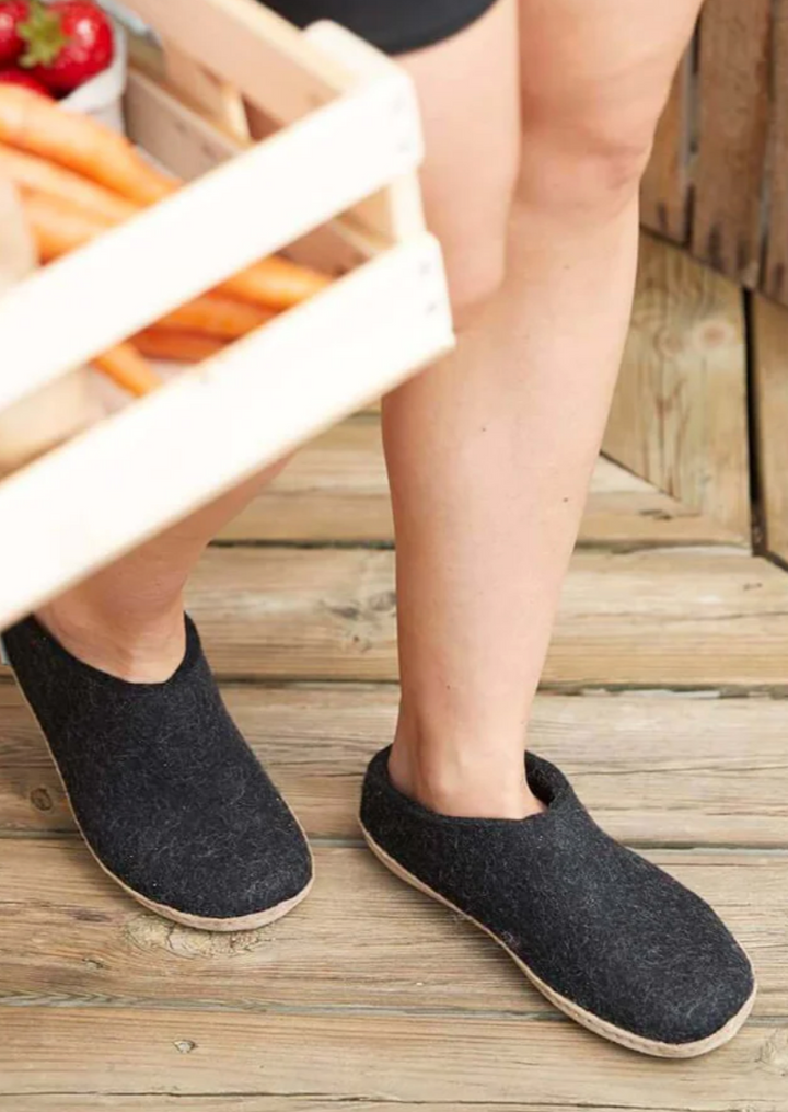 Men's Slip-On Slippers - Charcoal
