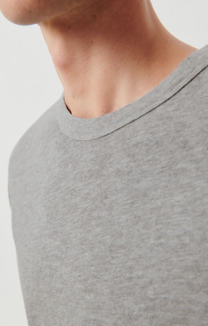 Close up image showing the neckline detail of the Sonoma T-Shirt in grey