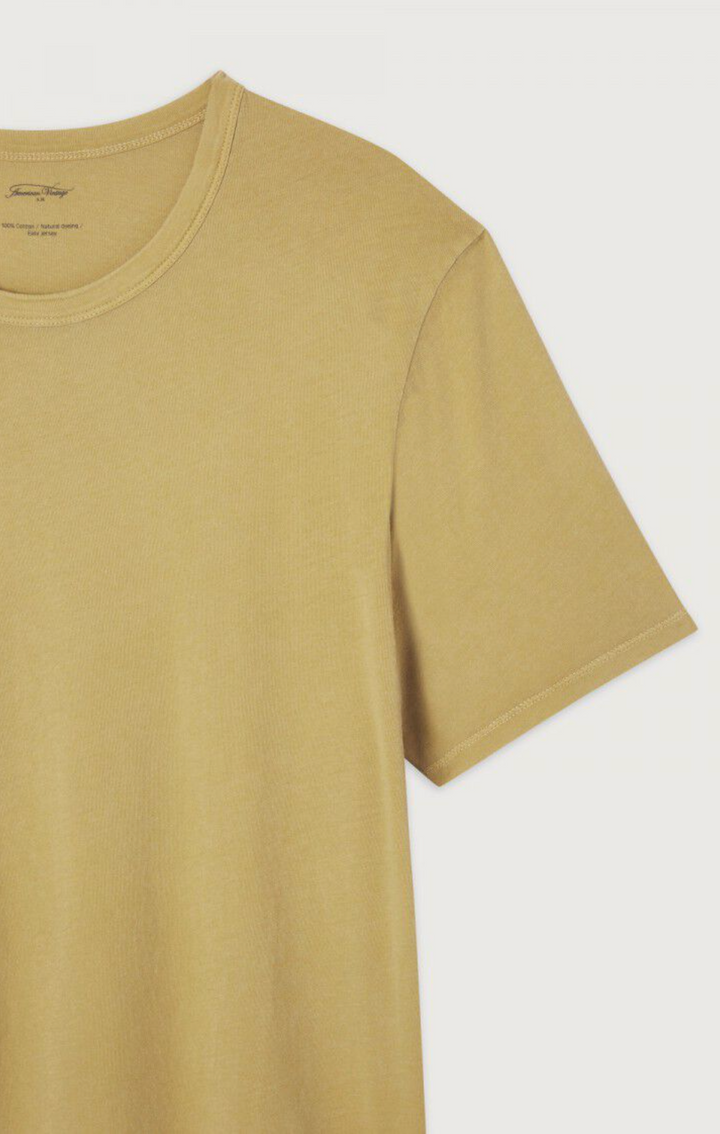 a detail short of the collar and short sleeve flat lay image of the devon t-shirt in vintage safari
