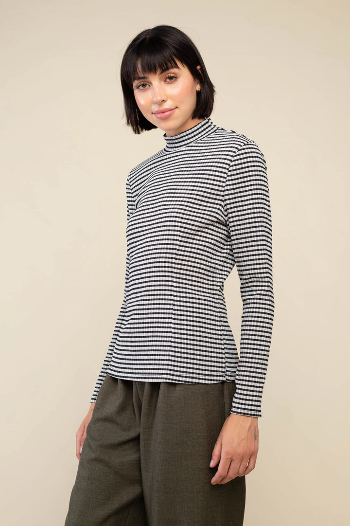 Constant Mock Neck - Black / White