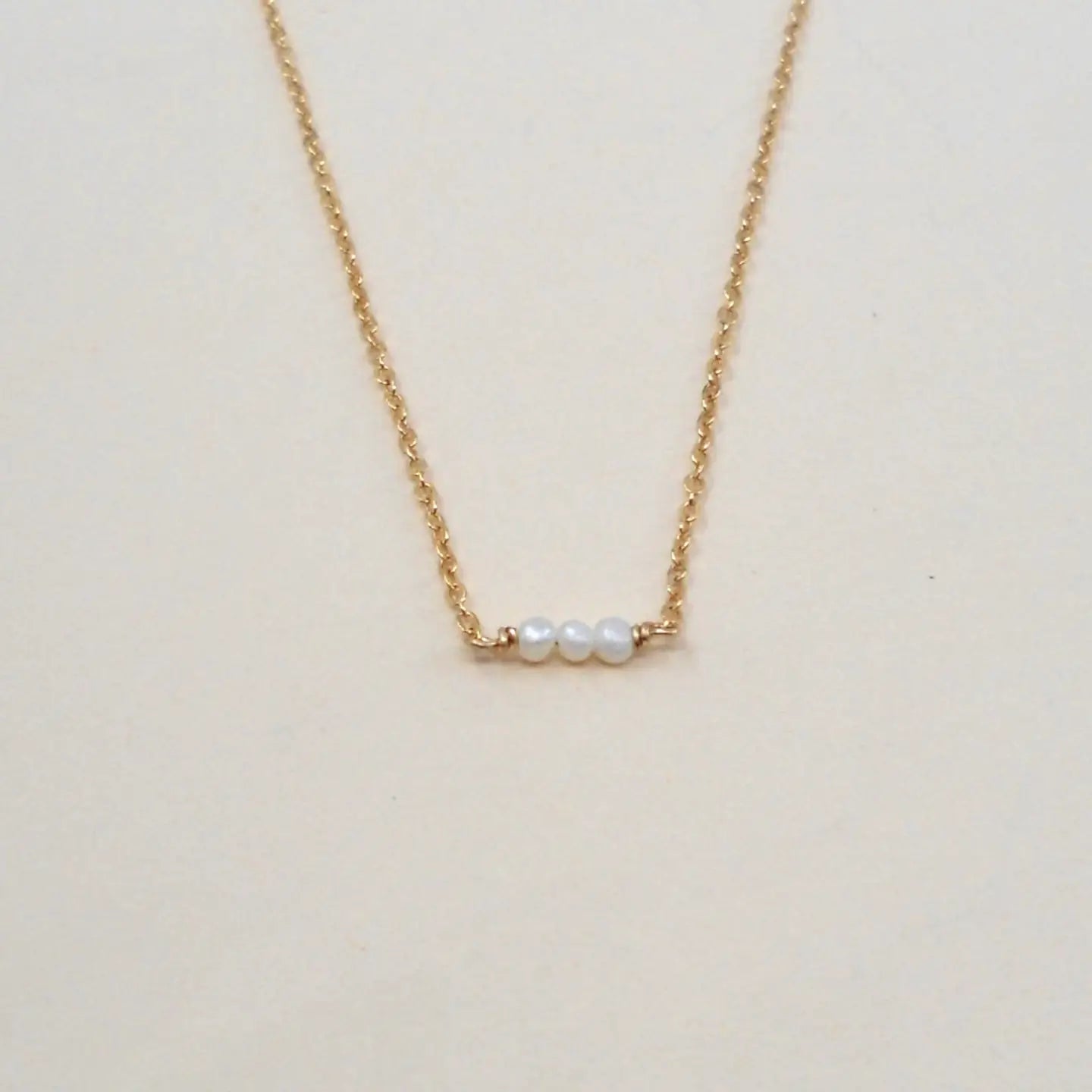 Three Pearl Necklace - Gold