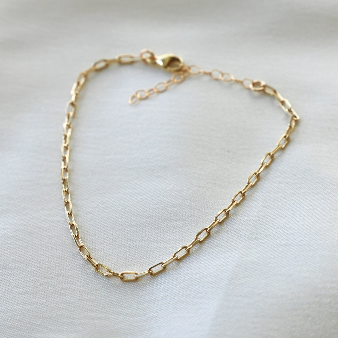 Miniature Paperclip Chain Bracelet - Gold