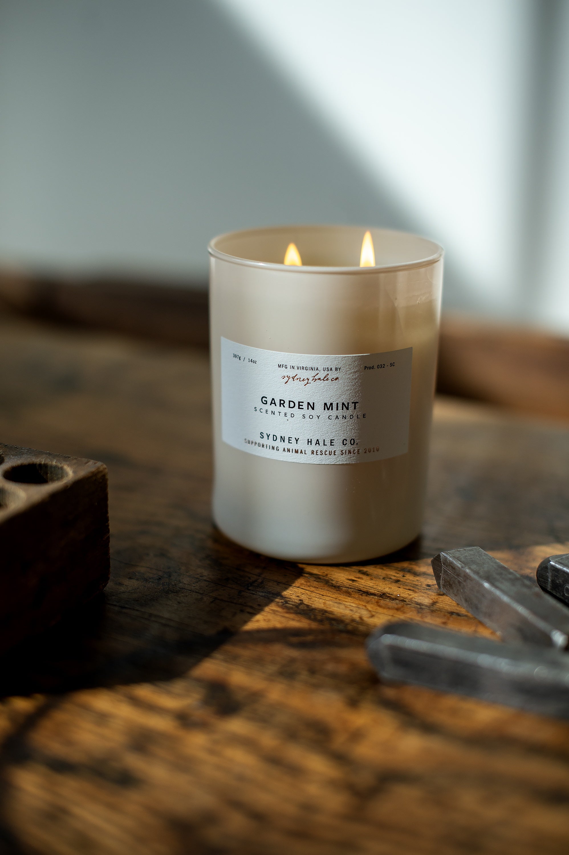 Sydney Hale Garden Mint 14 oz. candle